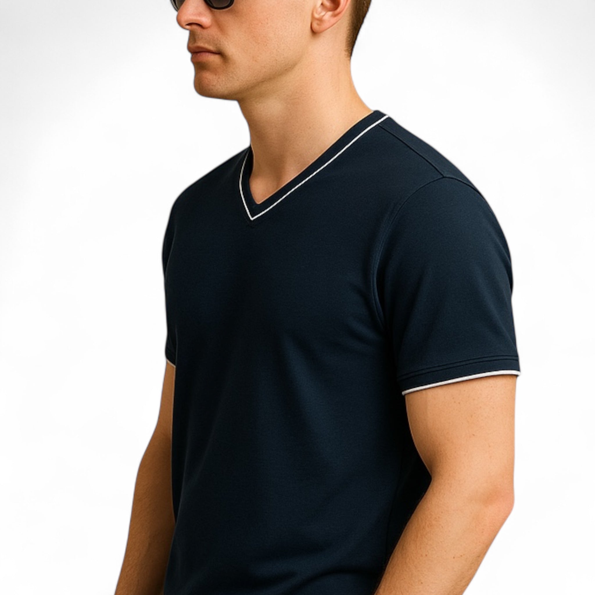 Mosaic Signature V-Neck – Navy