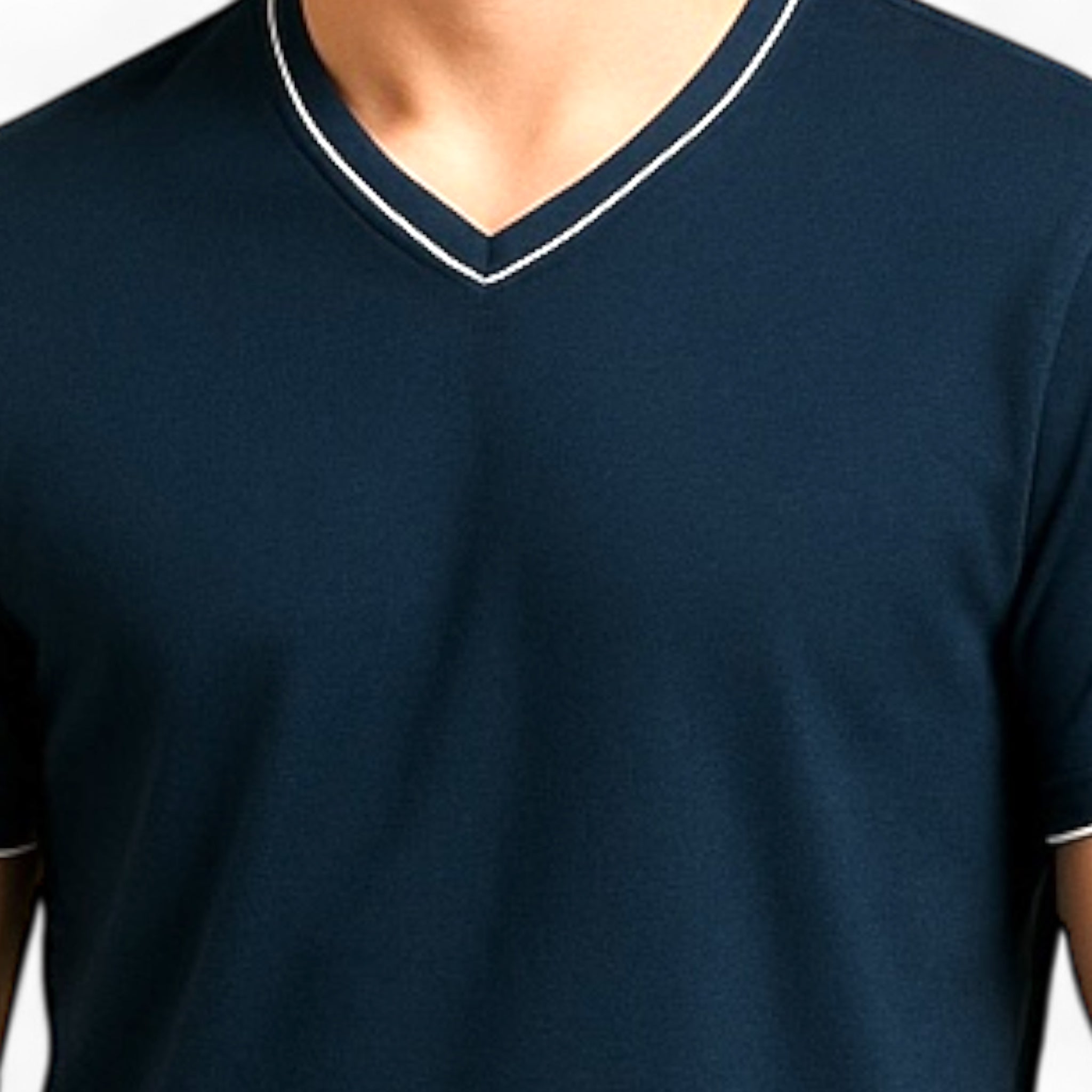Mosaic Signature V-Neck – Navy